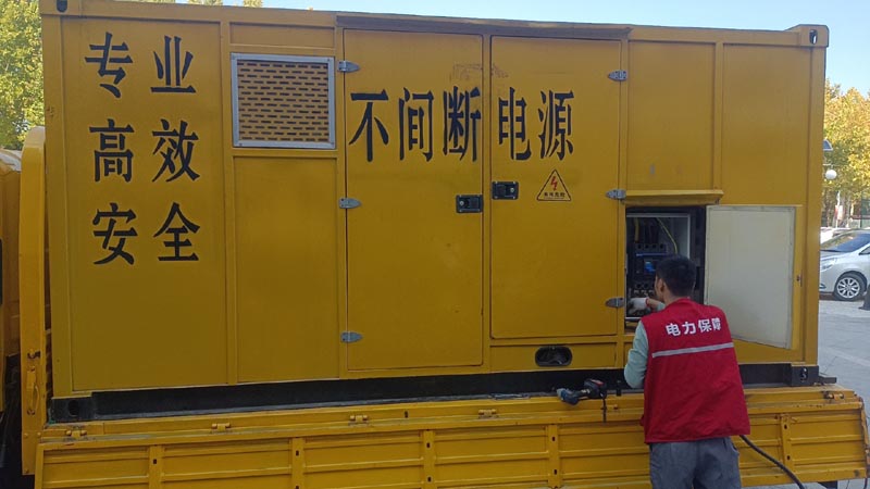 宝清柴油发电机组和UPS电源配合使用时，如何避免切换过程中的电力中断？